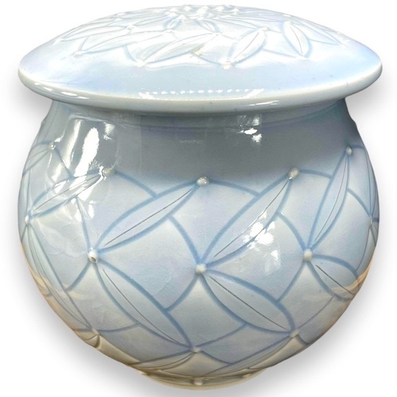 Studio Art Pottery Blue Glazed Quilted Floral Lidded Pot Signed & Numbered 4.5" - Picture 3 of 7
